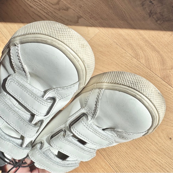 Veja White and Cream Women's Sneakers - Picture 8 of 11